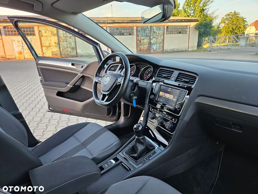 Volkswagen Golf 1.4 TSI BMT Comfortline - 38
