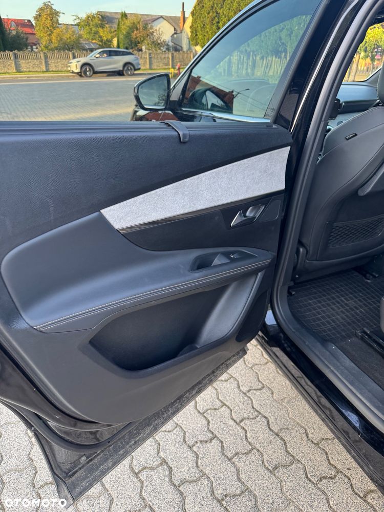 Peugeot 5008 PureTech 130 EAT8 Stop & Start GT - 19