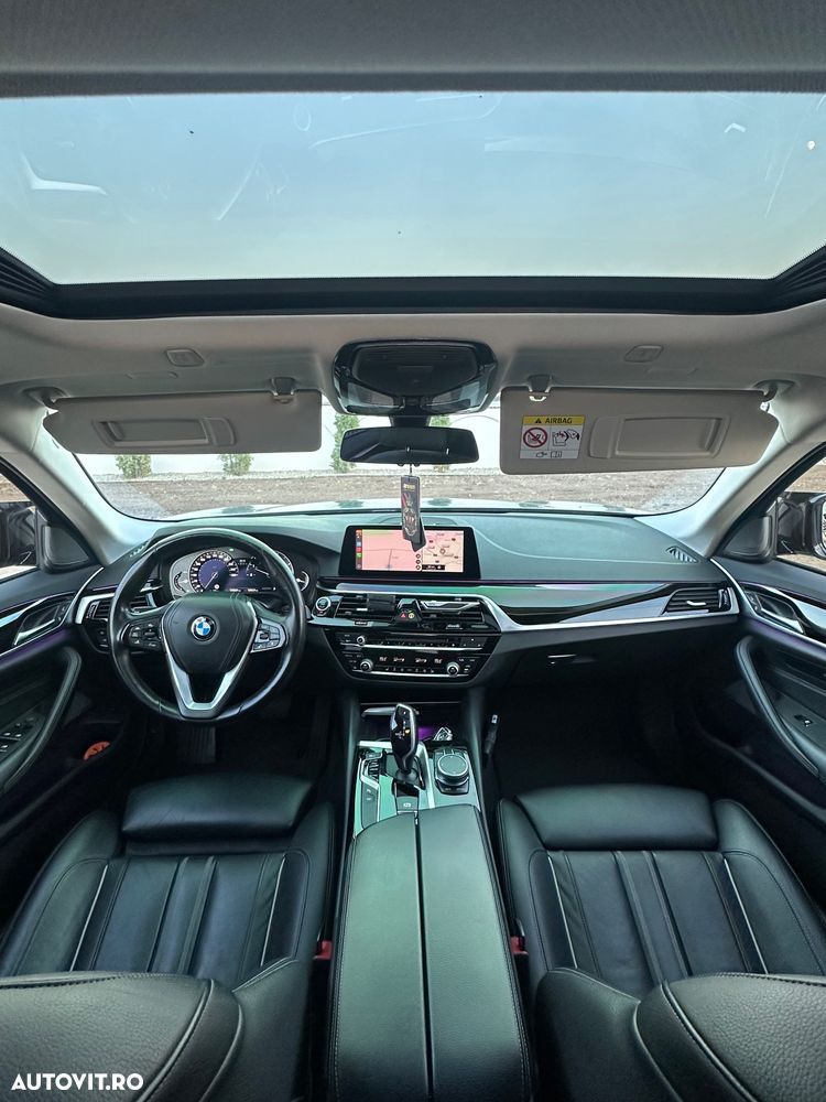 BMW Seria 5 520d Aut. Sport Line - 7