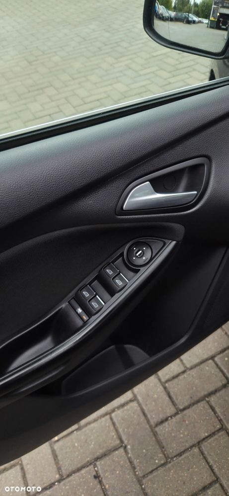 Ford Focus 1.6 EcoBoost Start-Stopp-System Titanium - 28