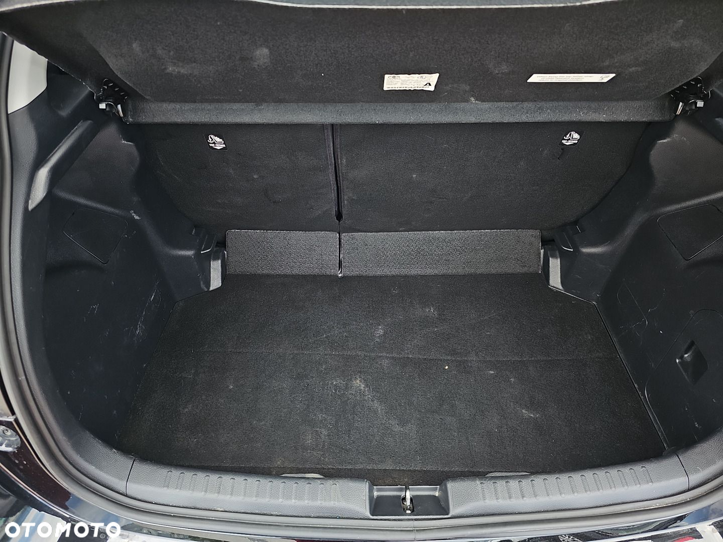 Toyota Yaris - 24