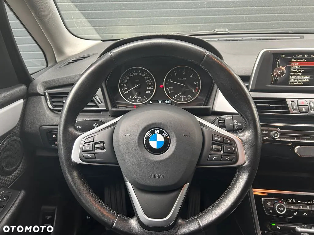 BMW Seria 2 218d - 7
