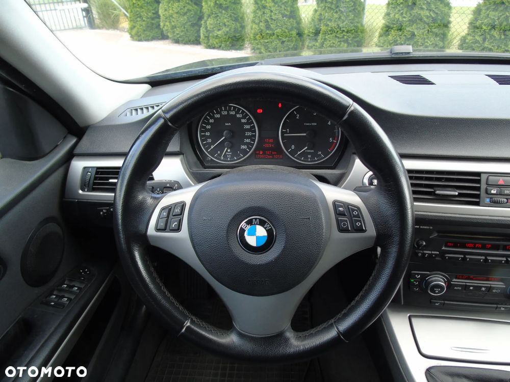 BMW Seria 3 320d - 10