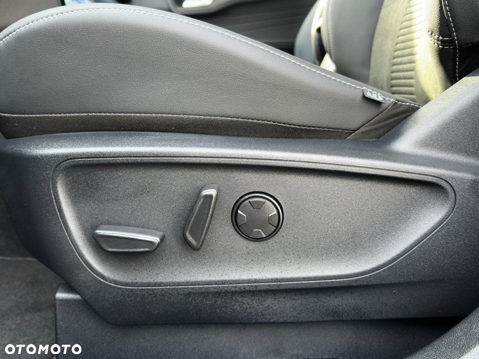 Ford Kuga - 17