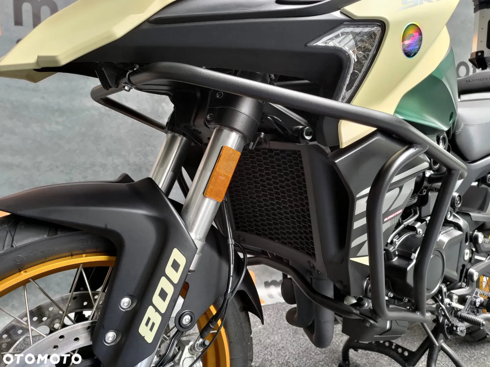 QJMOTOR SRT 800SX - 18