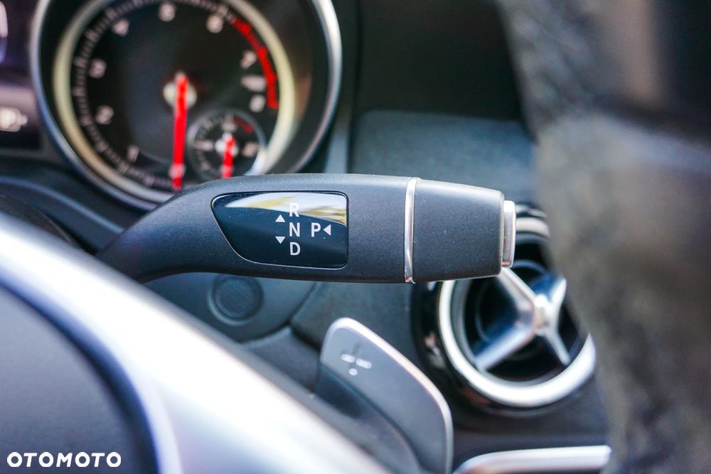 Mercedes-Benz CLA 200 7G-DCT Edition 1 - 34