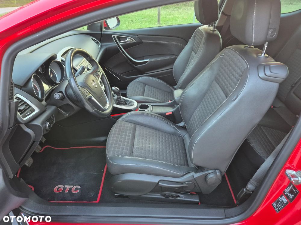 Opel Astra 1.6 T Cosmo - 22