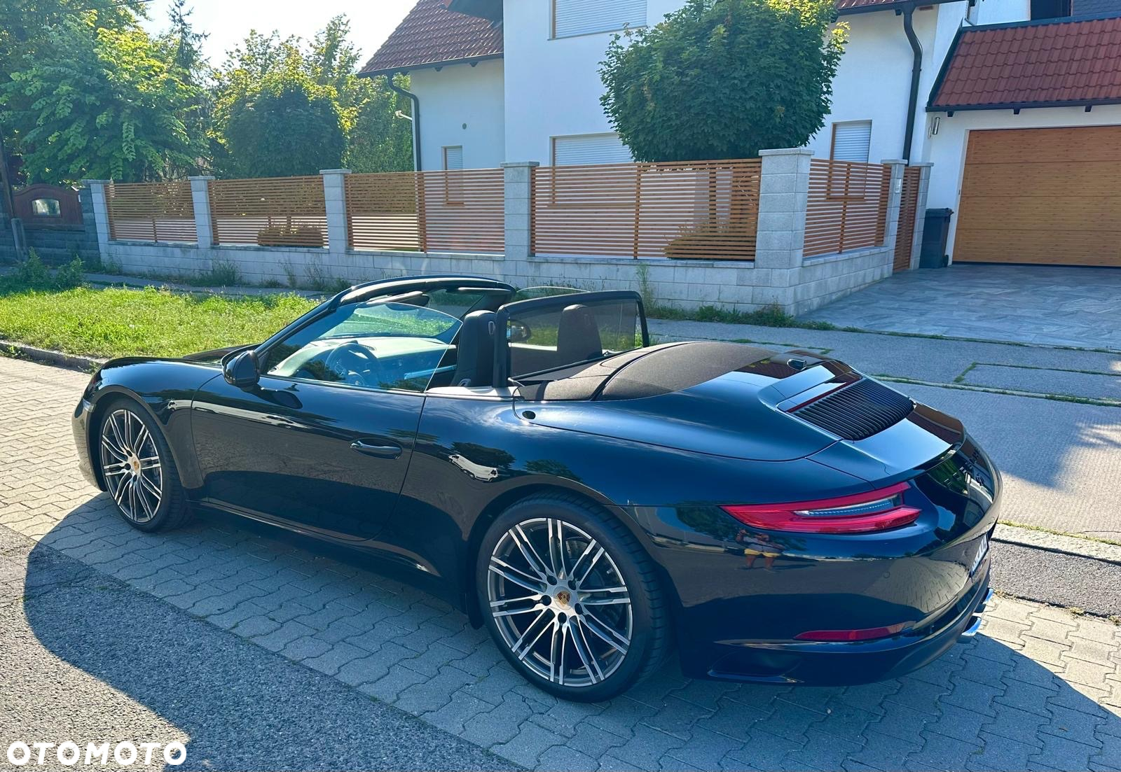 Porsche 911 Carrera Cabriolet PDK - 8