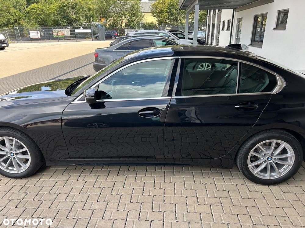 BMW Seria 3 320d MHEV Luxury Line - 16