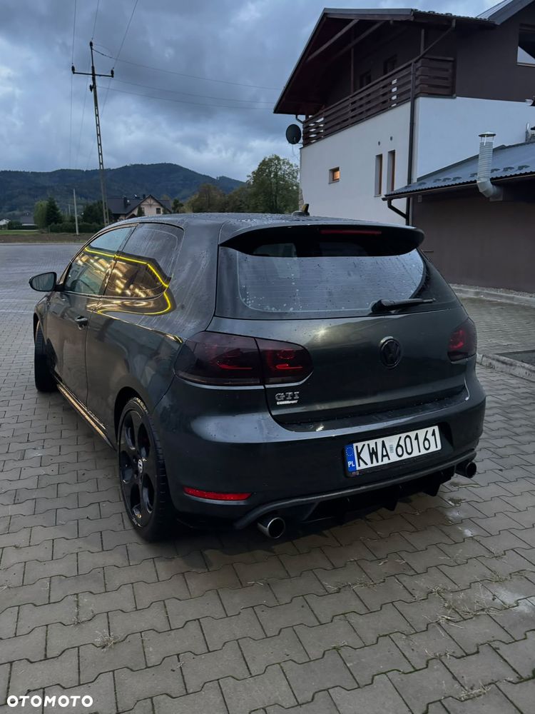 Volkswagen Golf 2.0 GTI - 8