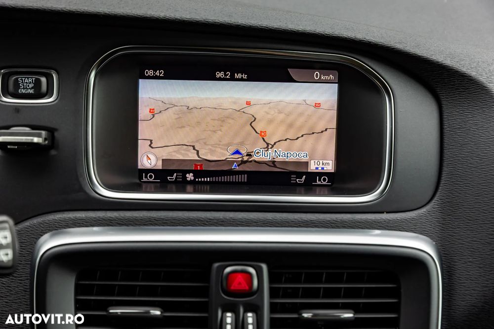 Volvo V40 D2 Momentum - 25