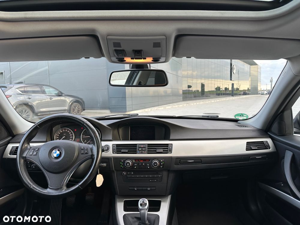BMW Seria 3 318d DPF Edition Sport - 19