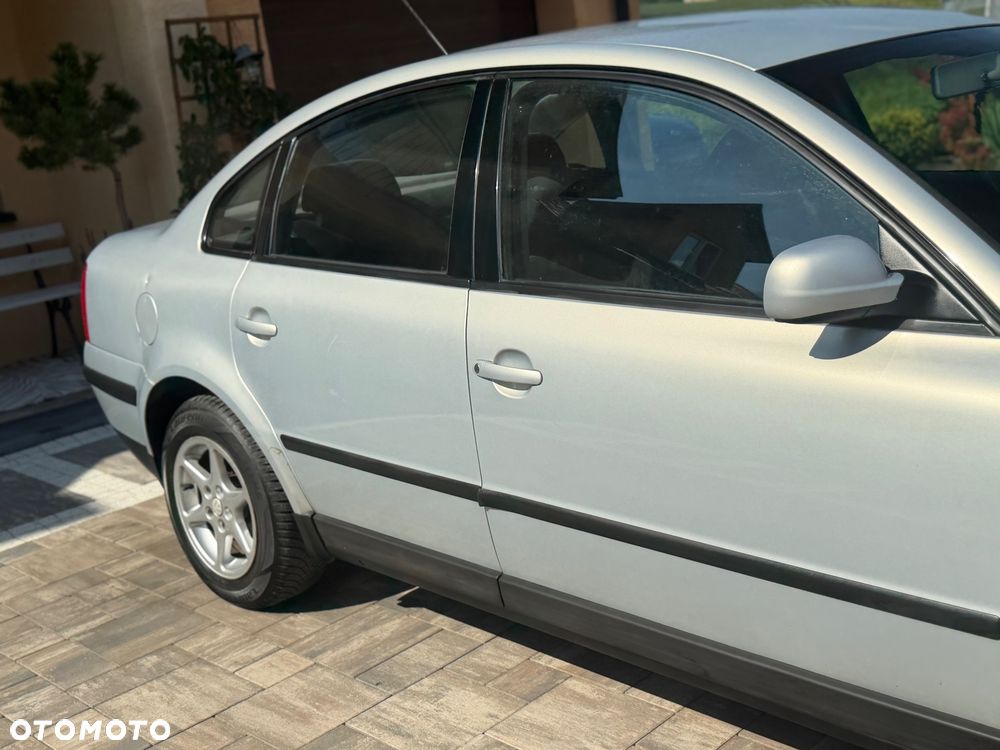 Volkswagen Passat 1.9 TDI CL - 31