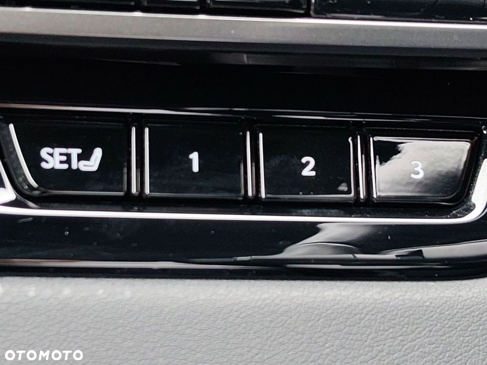 Lexus RX 450h+ Omotenashi - 24