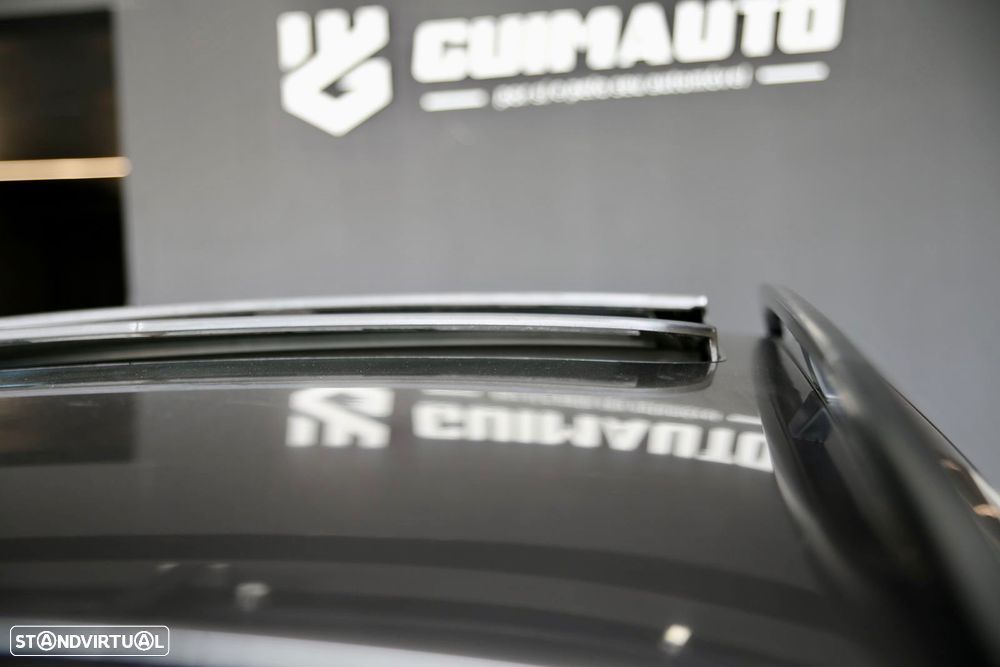 BMW 320 d Touring Dynamic - 13