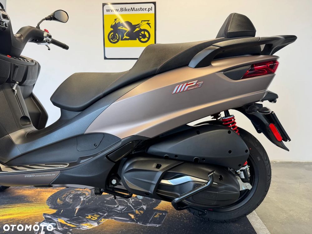 Piaggio MP-3 - 26