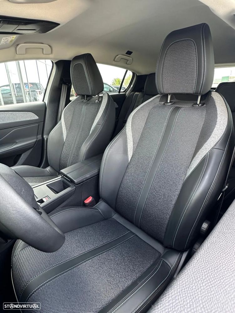 Peugeot 308 1.6 Hybrid Allure e-EAT8 - 22