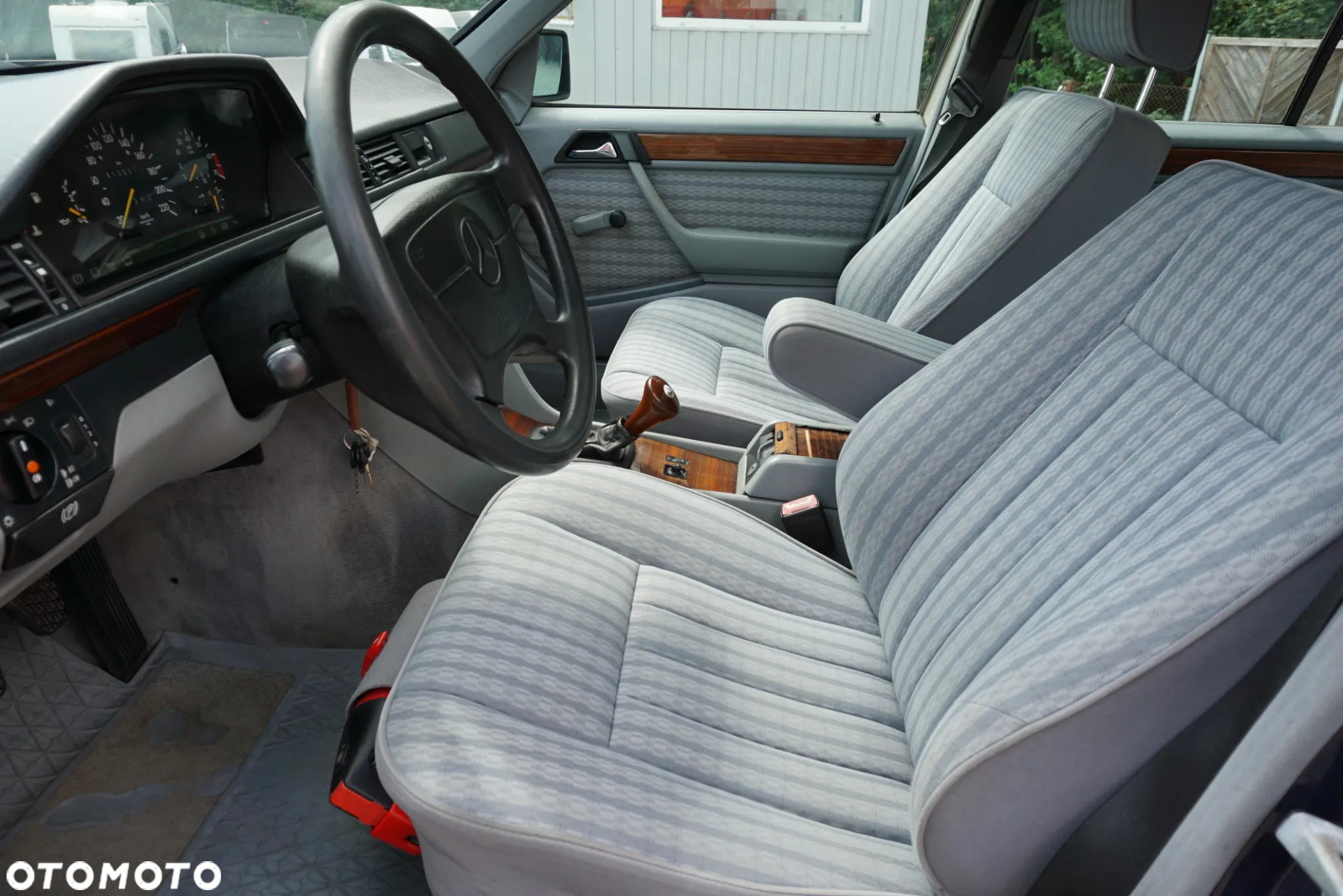 Mercedes-Benz W124 (1984-1993) - 8