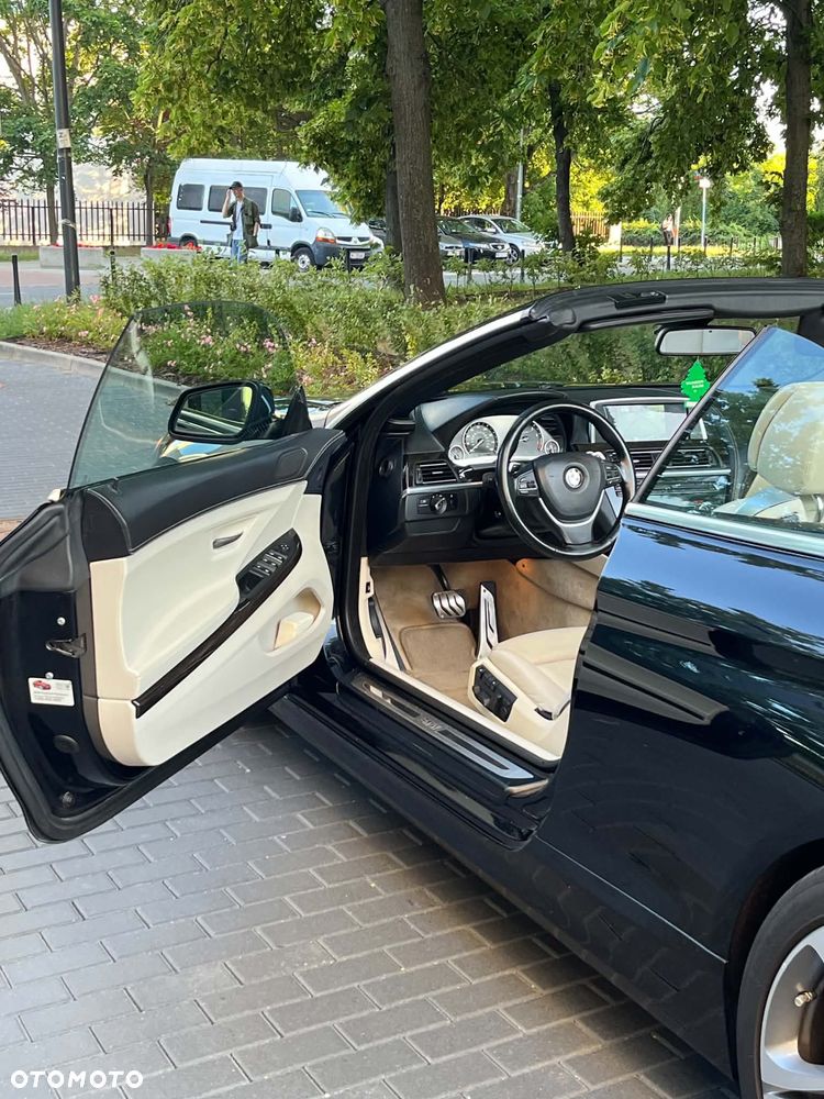 BMW Seria 6 650i - 12