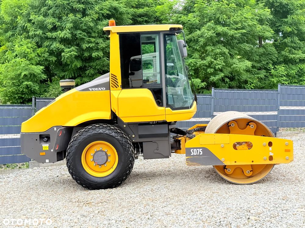Volvo * Walec Volvo SD 75 * Jak Nowy * Tylko 640 Motogodzin * Walec Drogowy Guma Stal * 8 TON * - 25