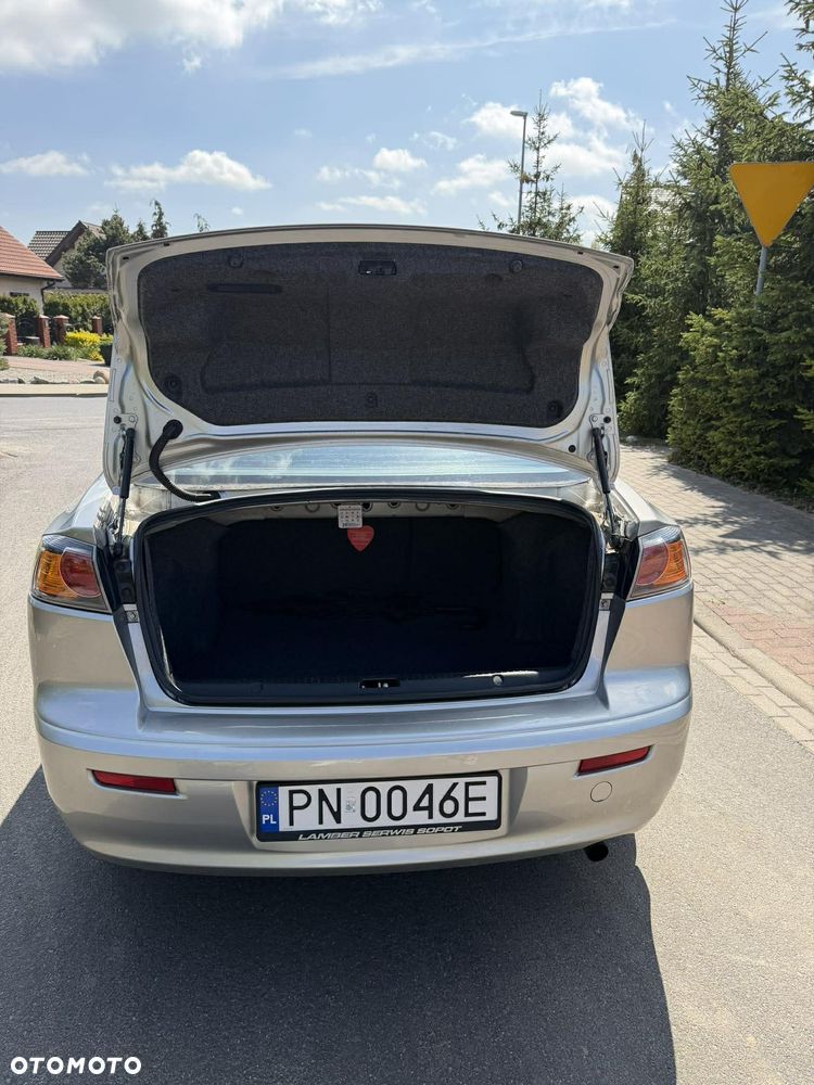 Mitsubishi Lancer - 7