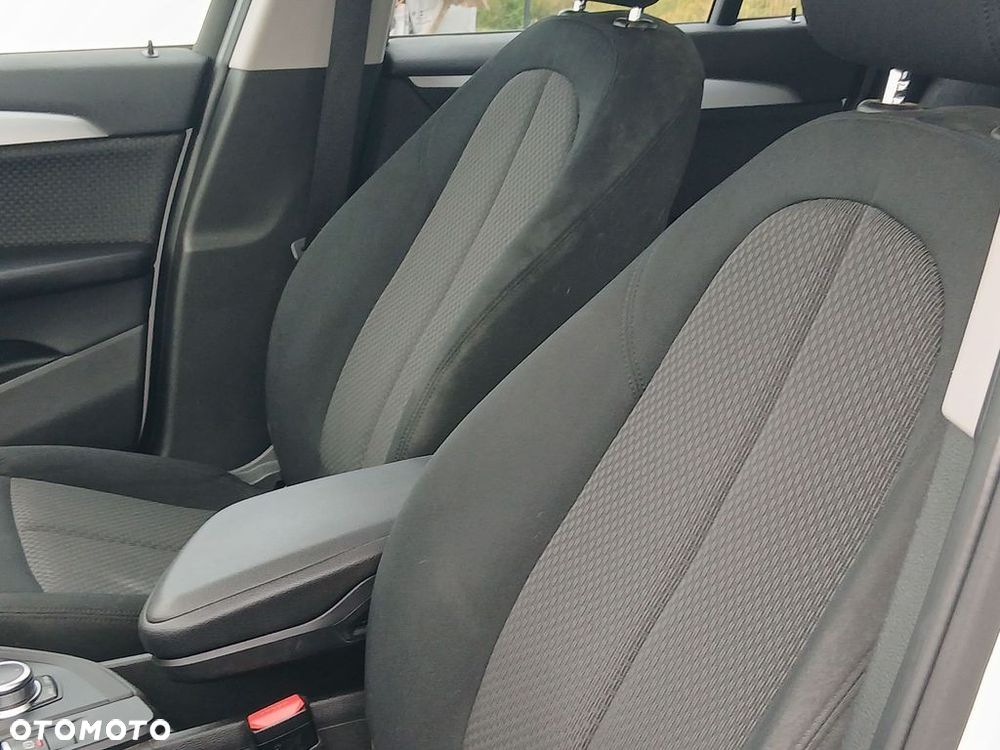 BMW X1 sDrive18i - 15