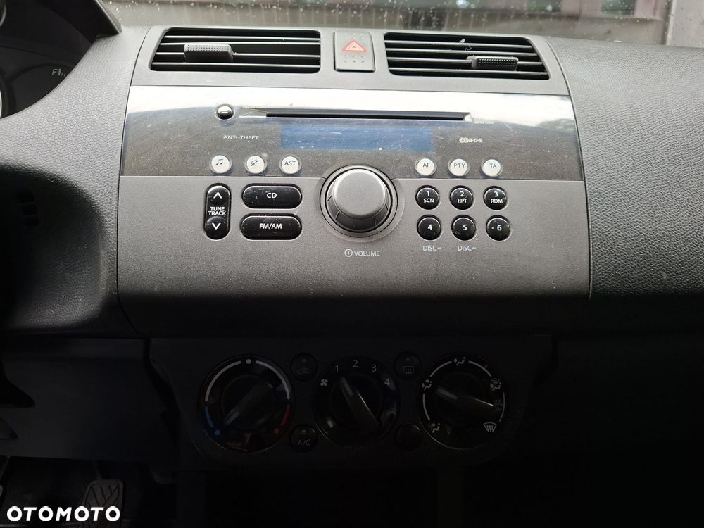 Suzuki Swift - 12