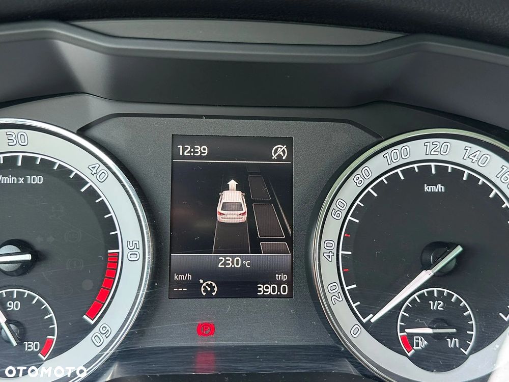 Skoda Superb 2.0 TDI Ambition - 31