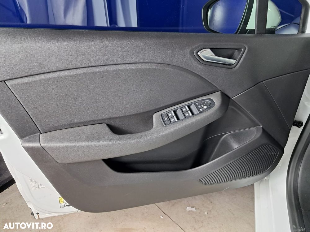 Renault Clio - 10