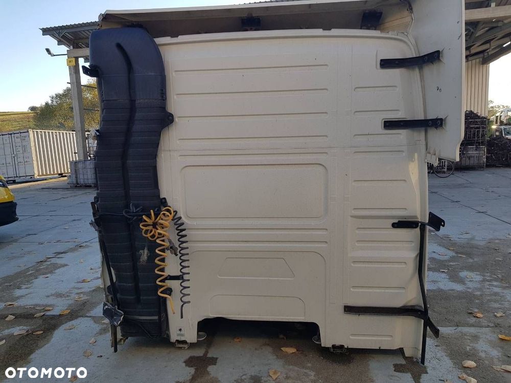 KABINA ĆWIARTKA PRAWA  VOLVO FH 2005 - 2022 460 - 3