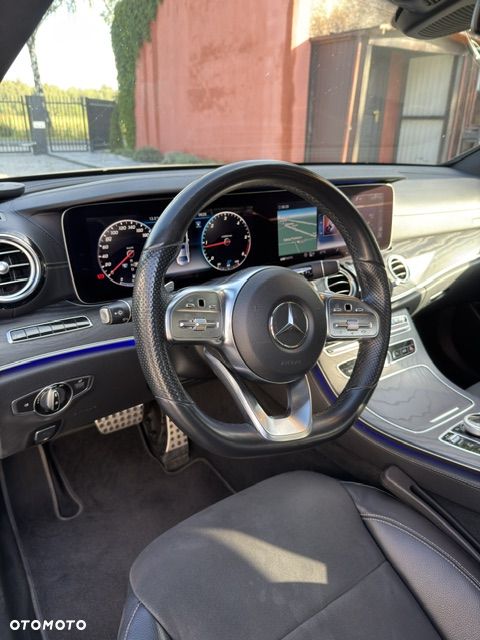Mercedes-Benz Klasa E 220 d 4-Matic 9G-TRONIC - 30