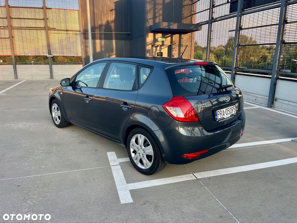 Kia Ceed 1.4 Comfort + - 14