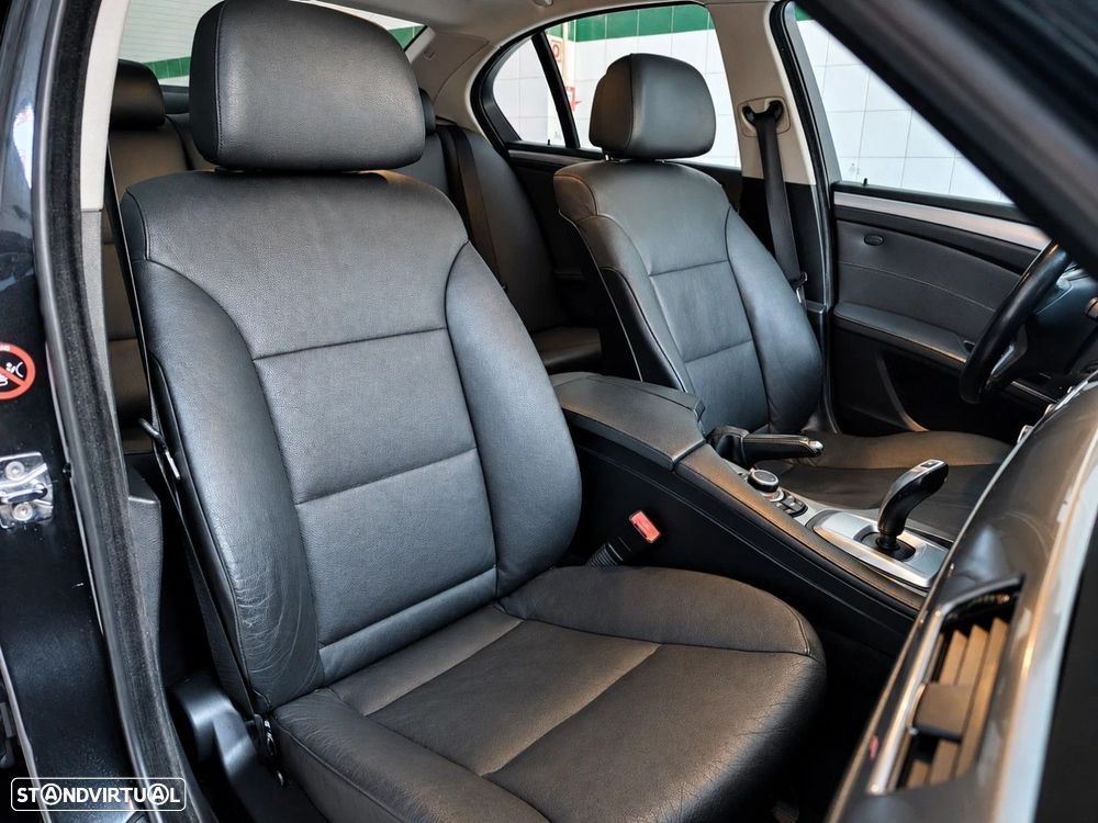 BMW 520 dA Executive - 12