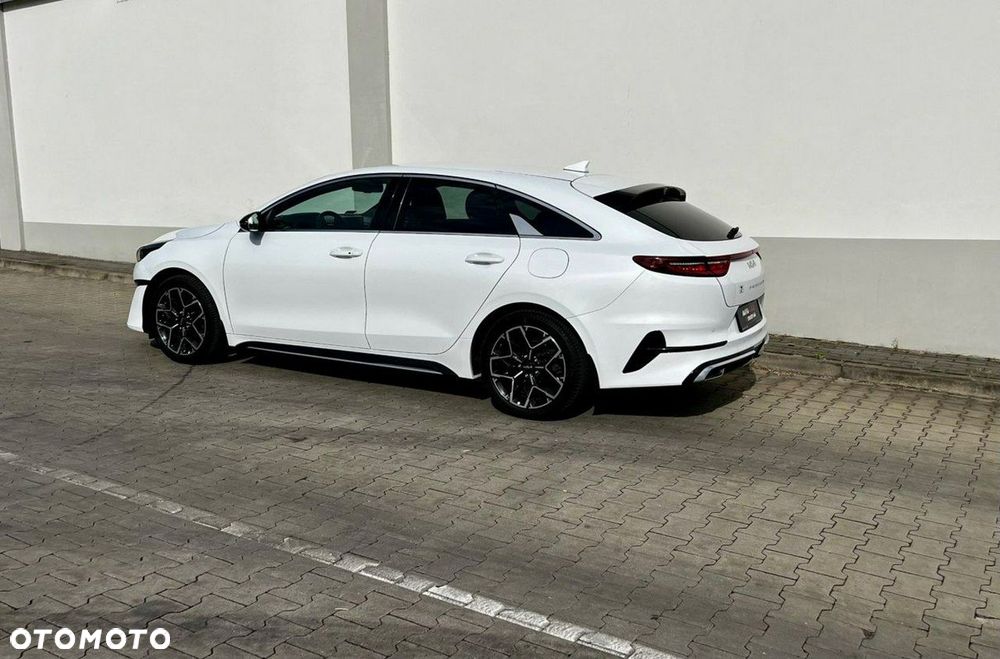 Kia ProCeed - 24