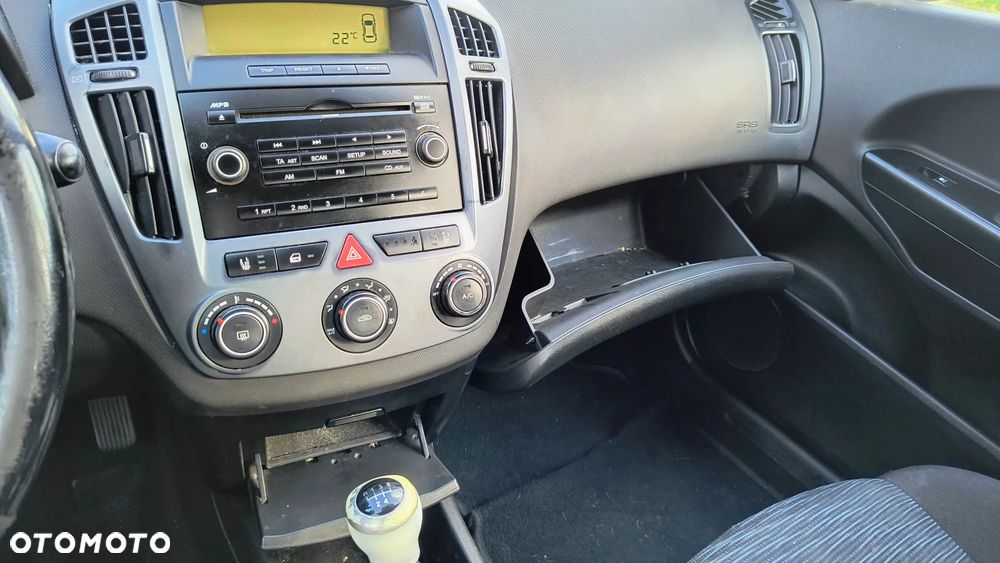 Kia Ceed - 13