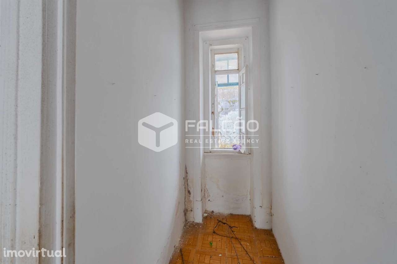 Moradia Devoluta T7 Venda em Santarém (Marvila), Santa Iria da Ribeira - Grande imagem: 3/32