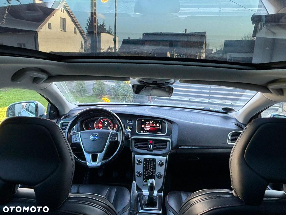 Volvo V40 D4 Drive-E Ocean Race - 13