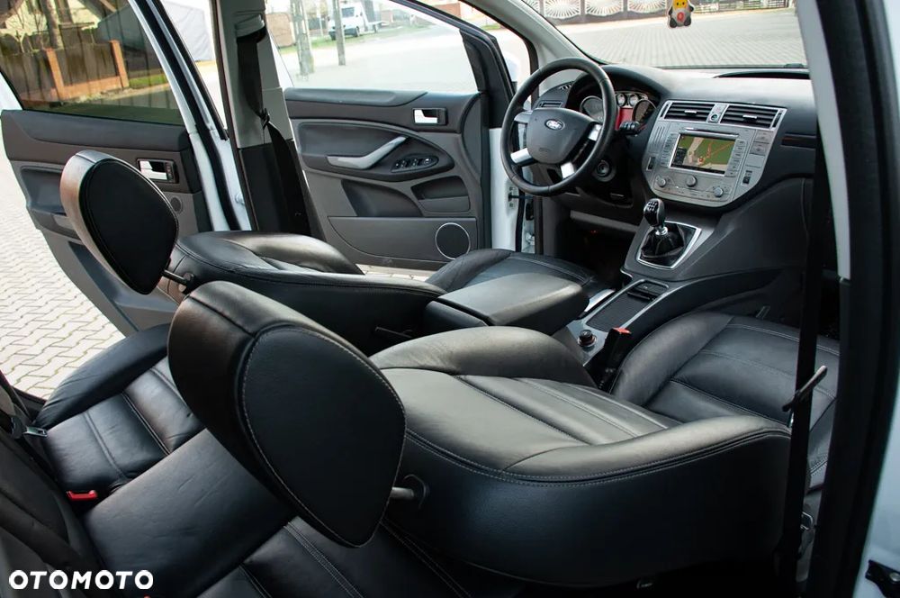 Ford Kuga 2.0 TDCi 4x4 Titanium - 25