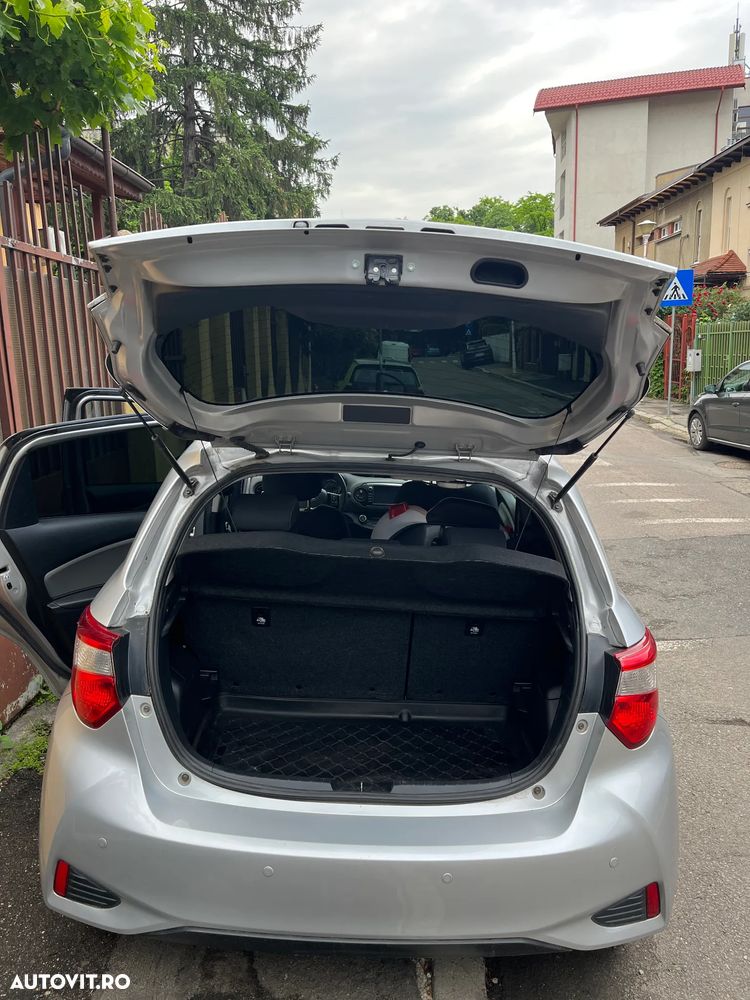 Toyota Yaris 1.5 VVT-i HSD Active - 8