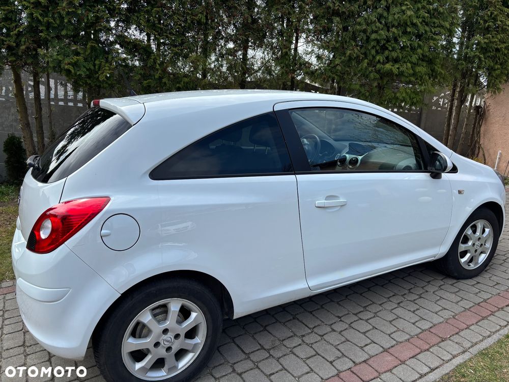 Opel Corsa 1.2 16V Enjoy - 2