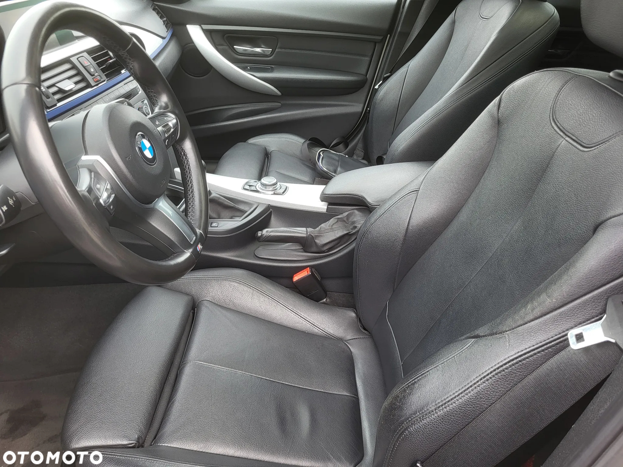 BMW Seria 3 318d M Sport EU6 - 12
