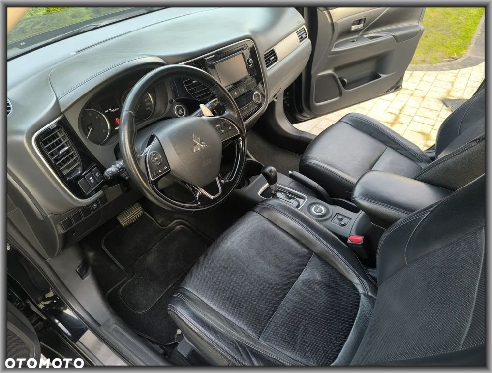 Mitsubishi Outlander 2.0 Intense + 4WD CVT - 11