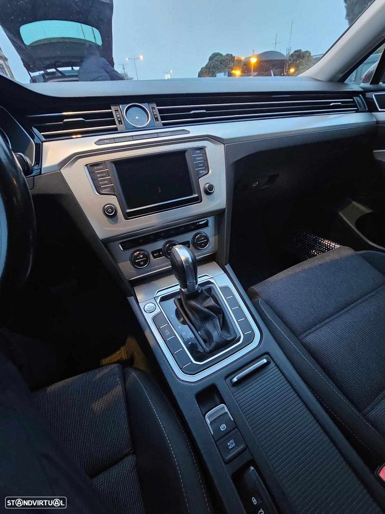 VW Passat Variant 1.6 TDI Confortline DSG - 11