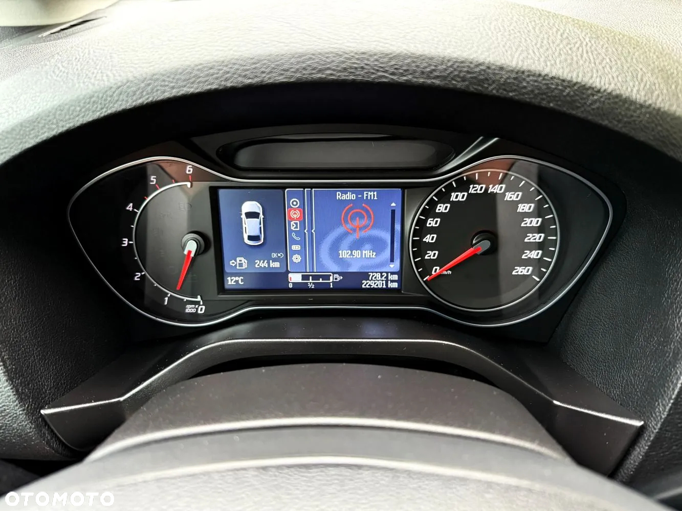 Ford S-Max - 32