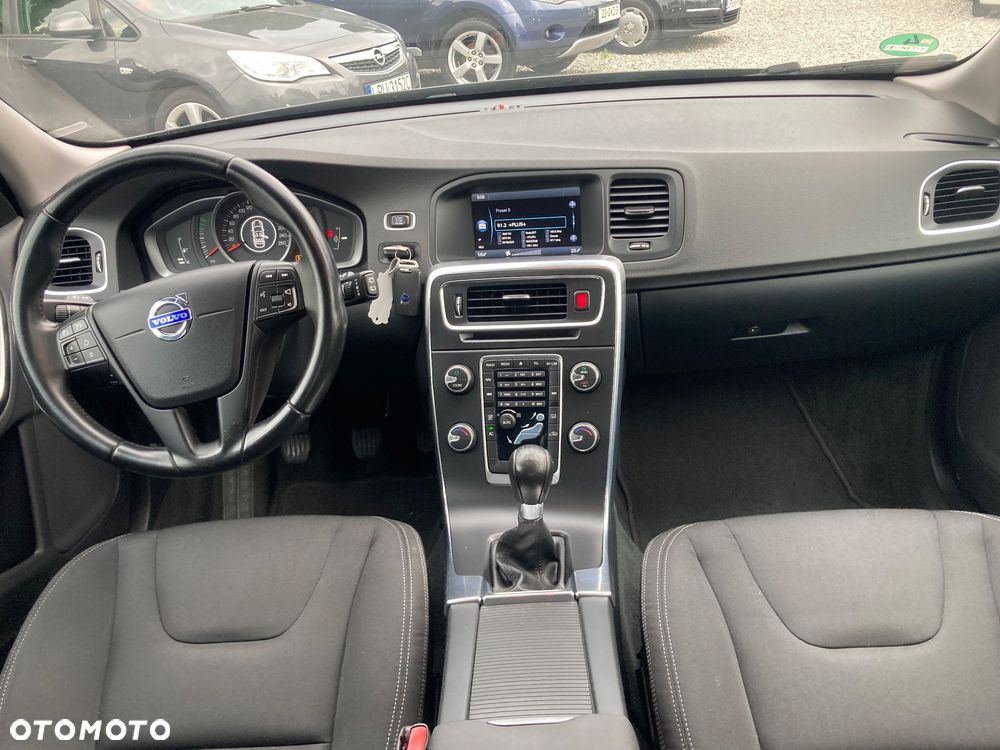 Volvo V60 D2 Base - 12