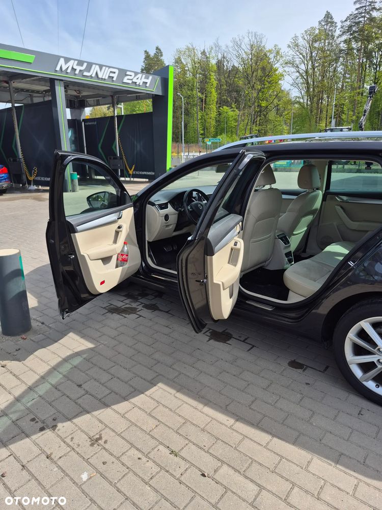 Skoda Octavia 2.0 TDI Elegance DSG - 18