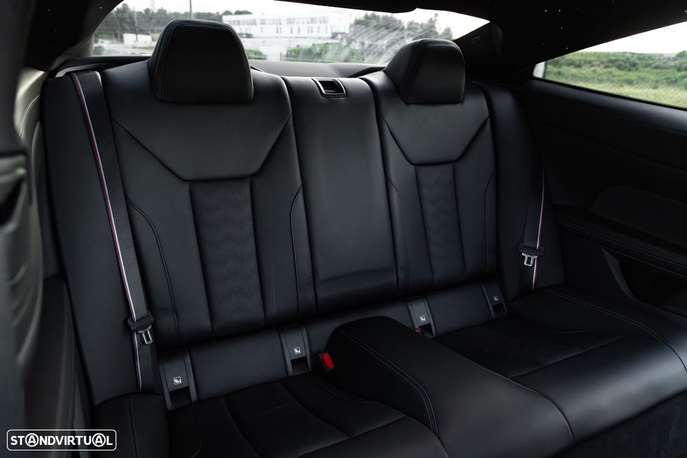 BMW M4 Competition xDrive - 42