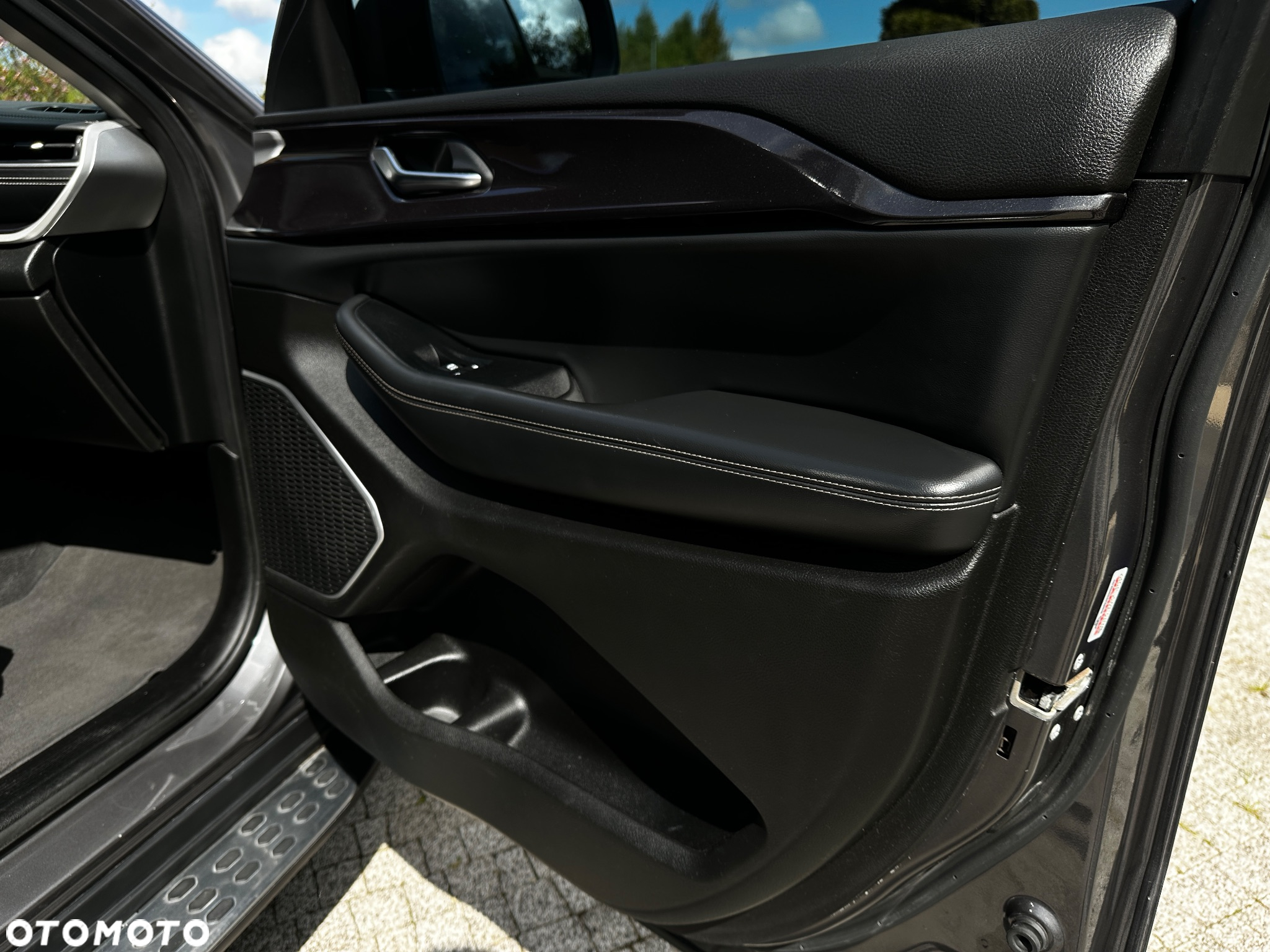 Jeep Grand Cherokee - 28