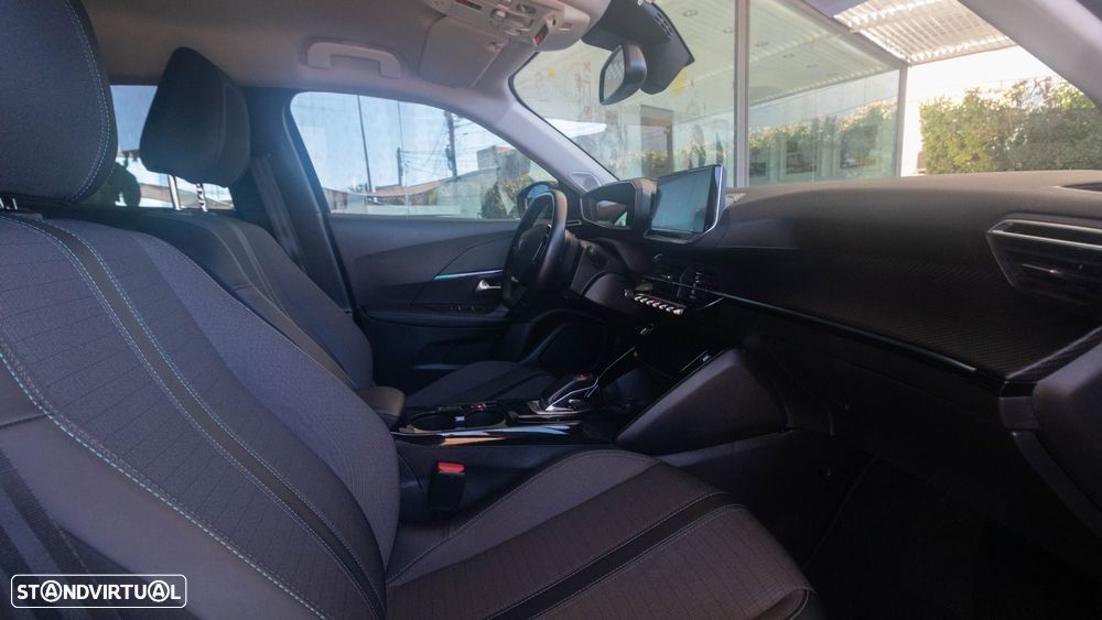 Peugeot e-2008 Allure - 10