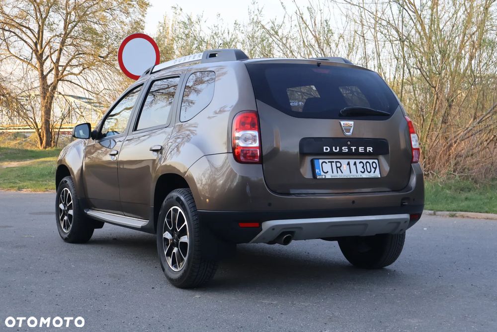 Dacia Duster 1.6 SCe Blackshadow S&S - 4